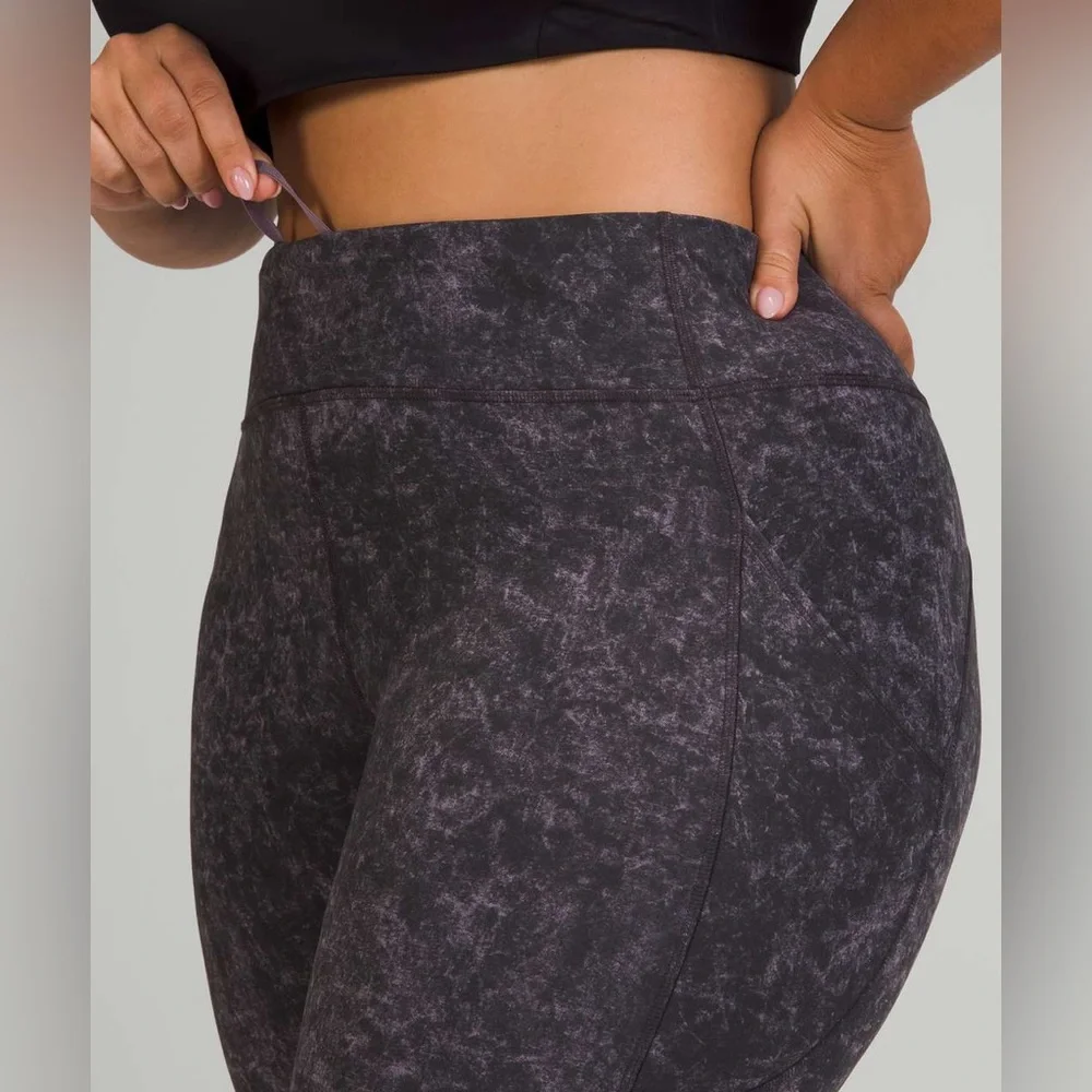 Lululemon Invigorate High-Rise Crop 23